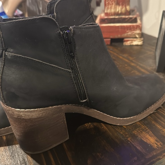 Crown Vintage Square Toe Boots - Picture 5 of 5